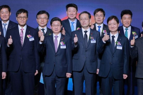 금융수장들 "대내외 불확실성 여전…금융 역할 어느때보다 중요"(종합)