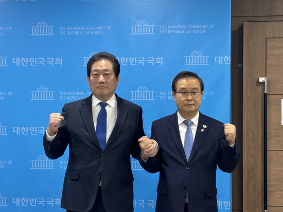 '與 최고 보선' 유동철 불출마 선언…친명 후보에 힘 싣는다