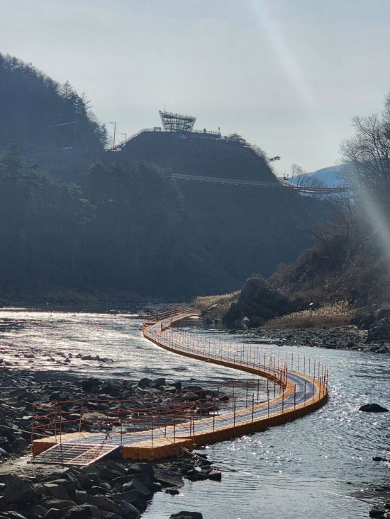 포천 한탄강 '물 위를 걷는다'…주상절리 가람길 4월까지 무료 개방