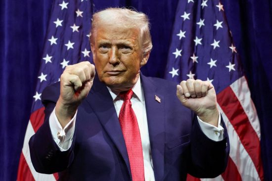 트럼프, 美 방산업체 배당·자사주 매입 금지…기관 단독주택 매입 규제도