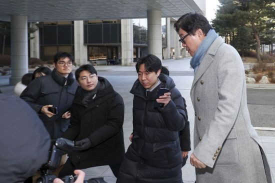 [포토] 검찰, 김성태 전 회장 '술파티 회유' 의혹 조사