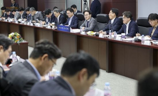 김정관 산업장관 "한전·한수원 갈등, 국민 눈높이 안 맞아"