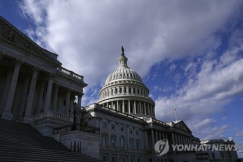 중간선거 최대 쟁점 부담 느꼈나…美 하원 공화당, '오바마 케어' 연장 법안 통과