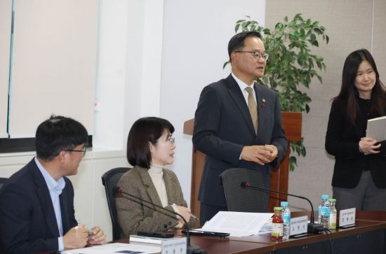 [포토] AI 성평등 정책포럼 참석한 정구창 차관