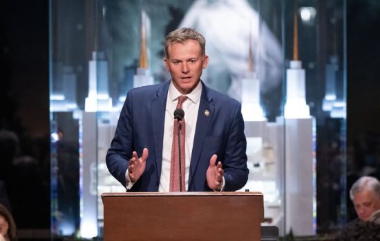 美의회서 울려퍼진 "김영옥 누나, 수고하세요"…한국어 실력 뽐낸 의원 정체