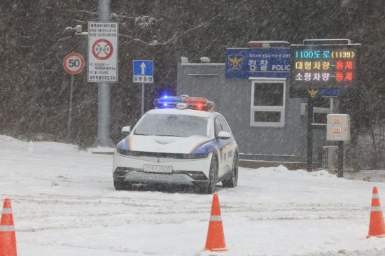 펜스 쓰러지고 지붕 날아가고…제주, 강풍·폭설 사고 17건 접수