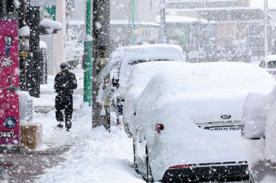 [날씨]중부지방 곳곳에 눈·비…"빙판길 주의"