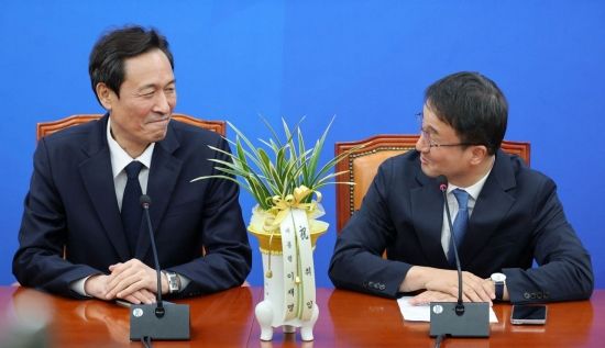 한병도, 우상호 만나 원팀 강조…"앞으로 더 소통"