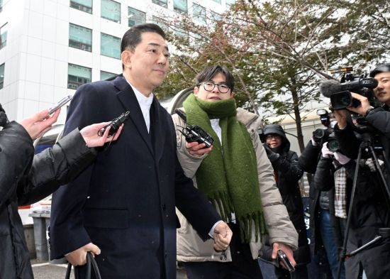 [포토] 김병기, 윤리심판원 출석…"무고함 밝혀지도록 충실히 답변"