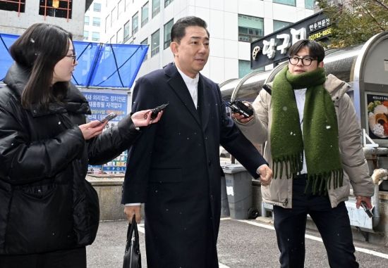 경찰, '김병기 의혹 폭로' 前보좌진 참고인 조사…"혐의 대부분 사실"