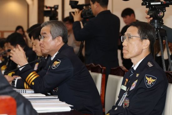 [포토] 경찰청 업무보고 참석한 유재성 경찰청장직무대행