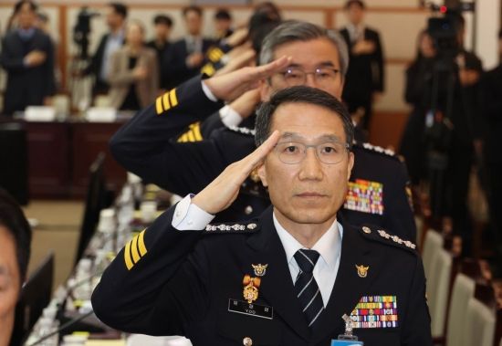 [포토] 유재성 경찰청장 직무대행, 행안부 장관에 업무보고