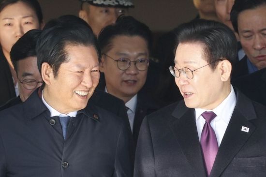 [포토] 대화하는 이재명 대통령-정청래 민주당 대표