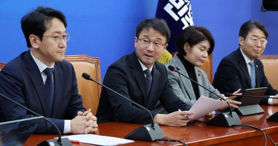 [포토] 與 한병도 원내대표단 인선…원내대변인·비서실장 등 대거 유임