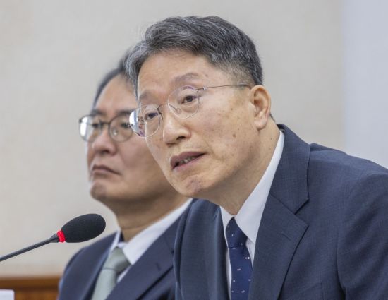 교육부 업무보고서 배제된 한중연…'기관장 사퇴' 요구에 14일 긴급 이사회