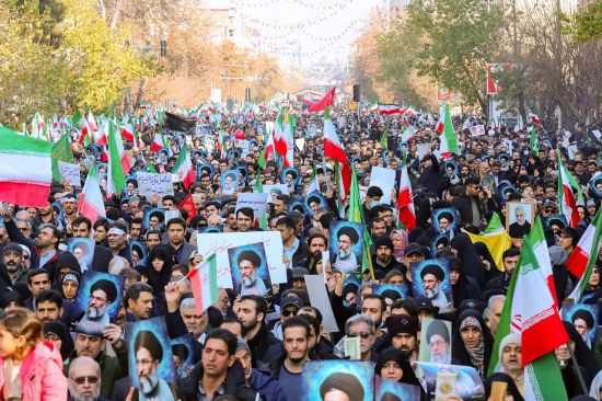 트럼프 '군사 옵션' 압박에 이란 "핵 협상 가능성" 언급