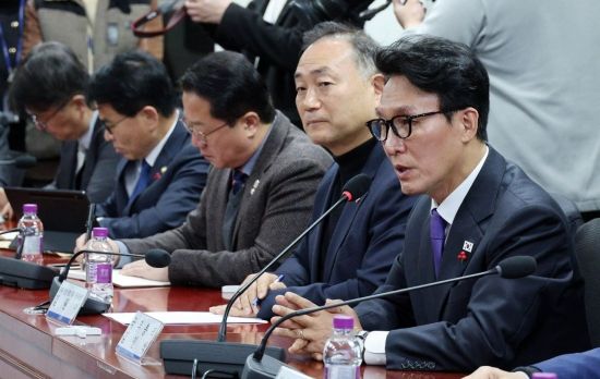 [포토] 김민석 총리 "행정통합 정부 역할 고민…곧 방향 정리해 발표"