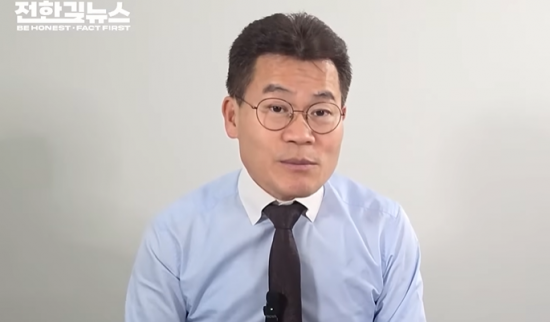 전한길 "목숨 걸고 尹 지킬 것…유튜브 구독·좋아요 눌러달라"