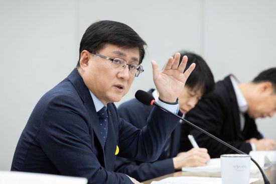 기후부, 산하기관 업무보고서 '혁신' 강조…"국민체감 성과 창출"