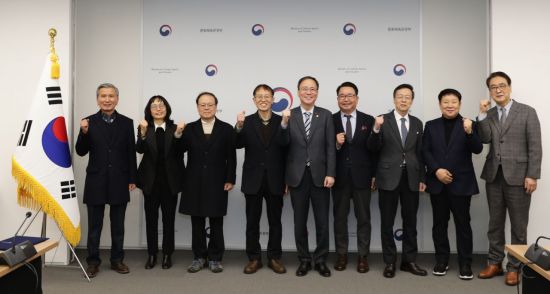 문체부, 8기 지역신문발전委 위원 9명 위촉…조상진 위원장