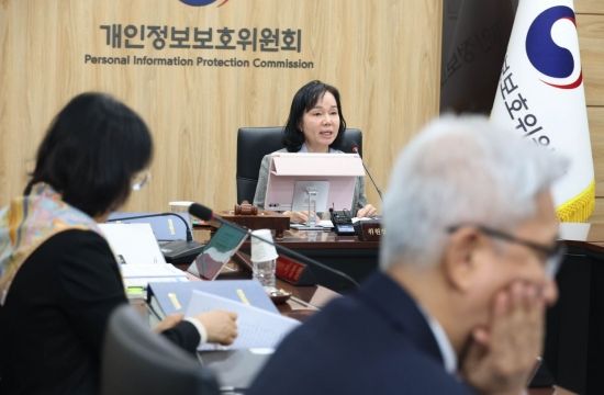 [포토] 모두발언하는 송경희 위원장