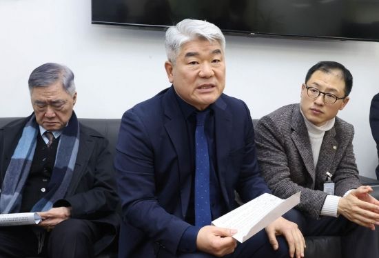 [포토] 남북경협 관련 기자회견하는 김진향 의장