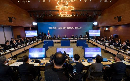 연말까지 독자 AI 정예팀 2팀 선정…"국산 NPU 생태계 만들어야"