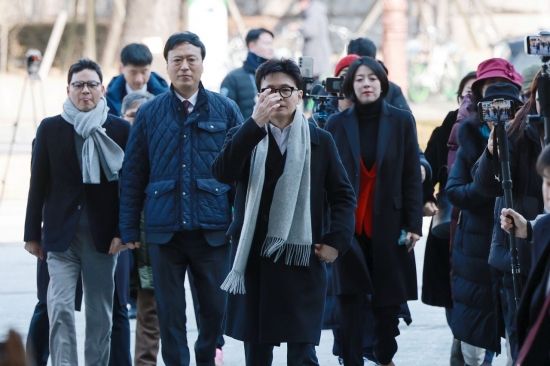 [포토] 소통관 들어서는 한동훈 전 대표