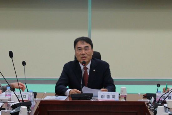 '불법 정치자금 수수 의혹' 이종욱 의원, 검찰 송치