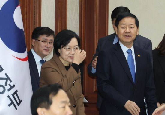 [포토] 국가정책조정회의 참석하는 구윤철 경제부총리