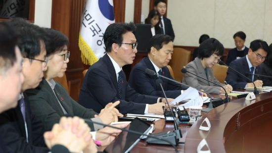 [포토] 국가정책조정회의에서 발언하는 김민석 총리
