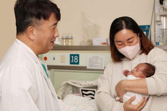 '엄지손가락'만한 심장에 생긴 복잡 기형, 생후 8일 만에 수술 성공