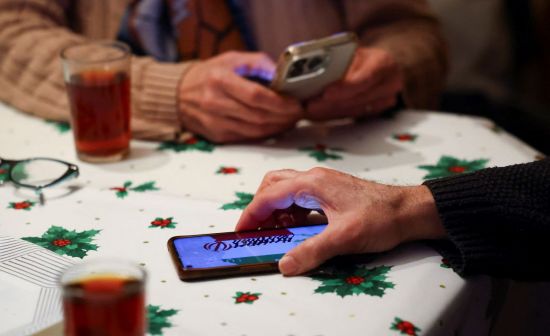 이란 국민 생명줄된 '비트챗' 인터넷 끊겨도 가능한 이유