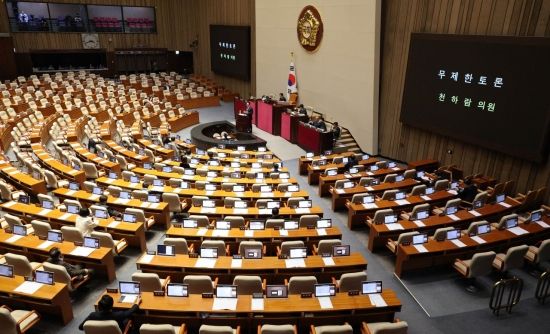 [포토] 野, 2차 종합특검법에 '필버' 돌입…천하람 "죽은 정권 부관참시만"