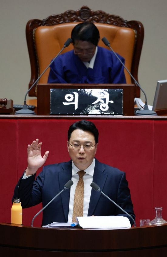 [포토] 필리버스터 17시간째…천하람 "통일교·돈 공천 특검 필요"