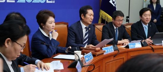 與, '1인1표' 갈등 수면 위로…공개회의서 친명vs친청 대립