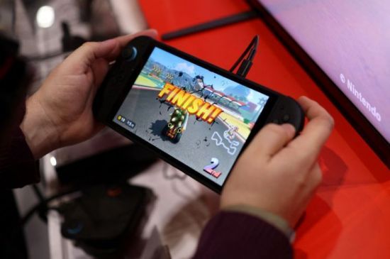 "닌텐도 스위치 압수, 화가 났다"…총으로 아빠 쏴 숨지게 한 11살 아들