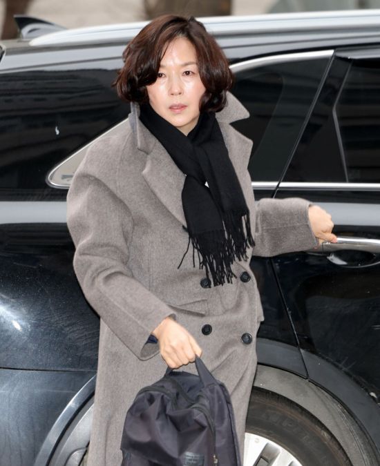 [속보] 경찰 출석 김경 "추측성 보도 난무…결과 지켜봐 달라"