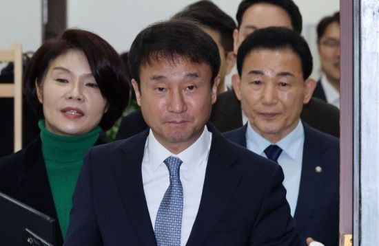 [포토] 한병도, 국힘 당원 100만 돌파에 "통일교·신천지 유착 의구심"