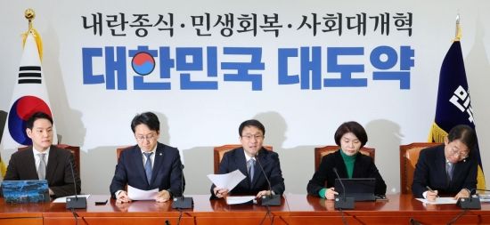 [포토] 한병도 "국민의힘 100만 당원, 통일교·신천지로 쌓았나"