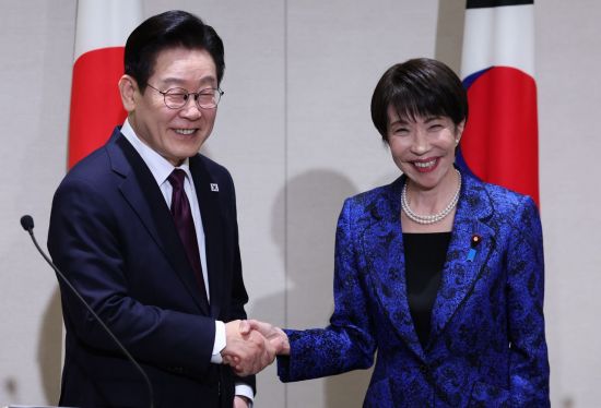 日 지난해 성장률 1.1%로 27년 만에 한국 앞서