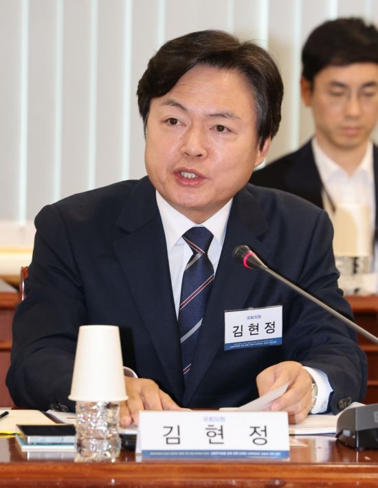 與, 국힘 향해 "주택 6채 장동혁부터 입장 밝혀야"