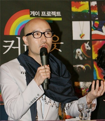 홍석천 "동성애 하면 에이즈? 무식한 인간들.." 비난광고 정면반박