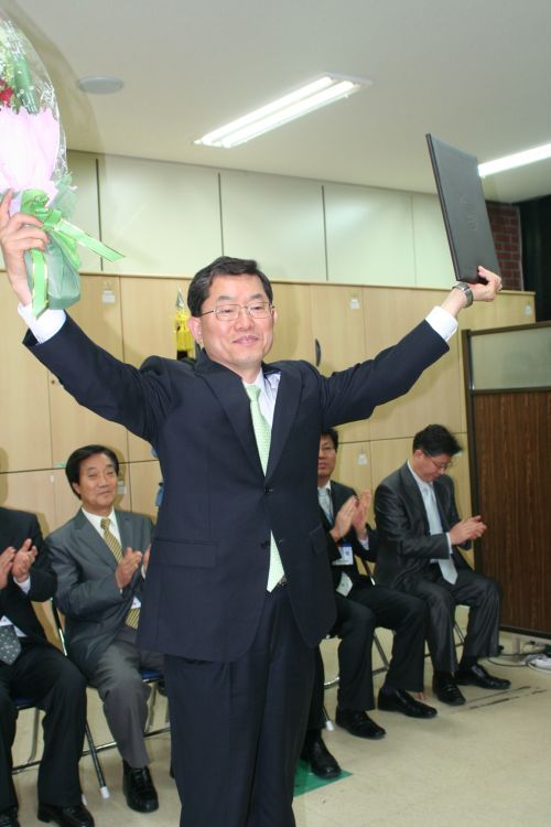 [정치, 그날엔…] 이재오 꺾은 문국현…비결은 민주당 서울 후보 ‘5.77%’ 