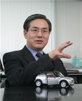 BMW, 벤츠 따돌린 비결은 '한국 DNA' 