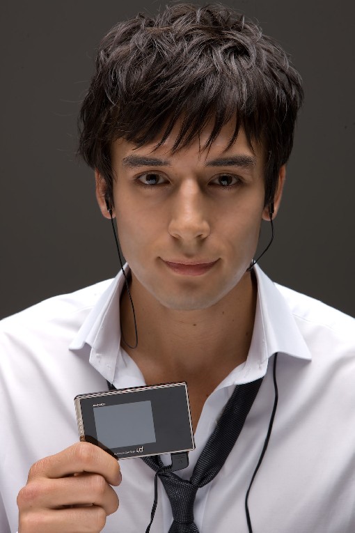 줄리엔강 강남거리 '속옷소동?'…소속사측 "사실무근…강경대응"