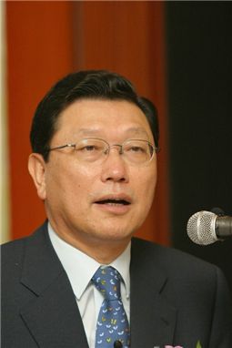 정부, 인기 없더라도 '안정정책' 펴라