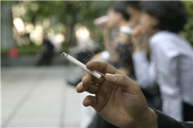 PC방, 오는 6월부터 전면 흡연 금지