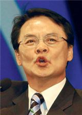 홍사덕 민화협 의장, '리퍼트 美대사 피습' 책임 사의표명