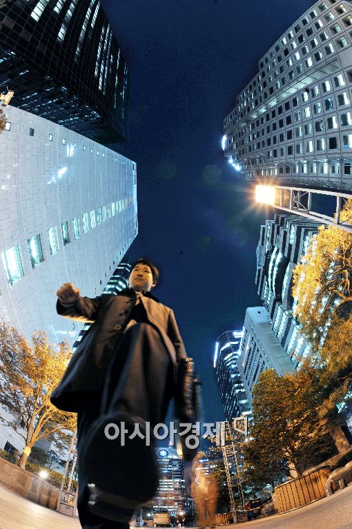 "회장님보다 잘 버네"…내가 주식 단타 칠 때 이들은 '성과급만 38억'